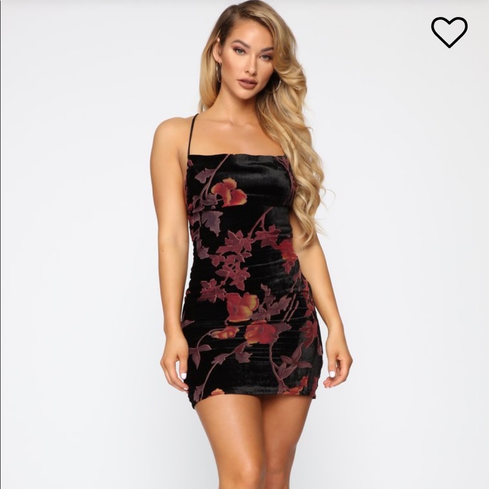 COPY - NWT FASHION NOVA VELVET MINI DRESS SIZE M